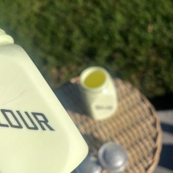 1930 McKee Glass Co, Seville Sugar Flour Shaker Set Custard Yellow Uranium Glass - Picture 13 of 13